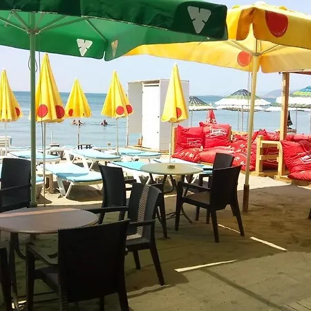 Oeztuem Otel