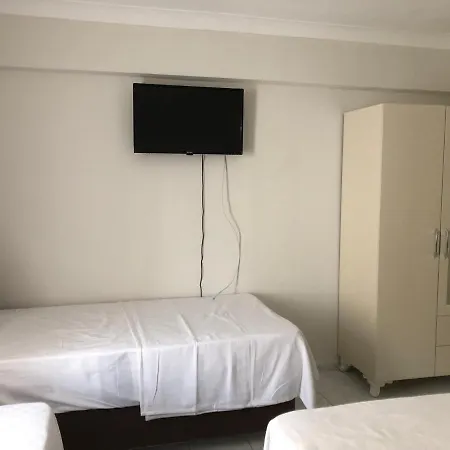 Oeztuem Otel ホテル *